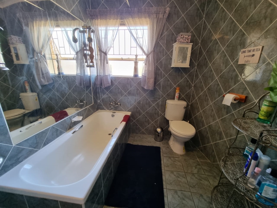 4 Bedroom Property for Sale in La Provance Free State